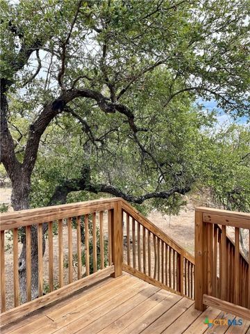 207 Oakwood Loop, San Marcos, TX 78666