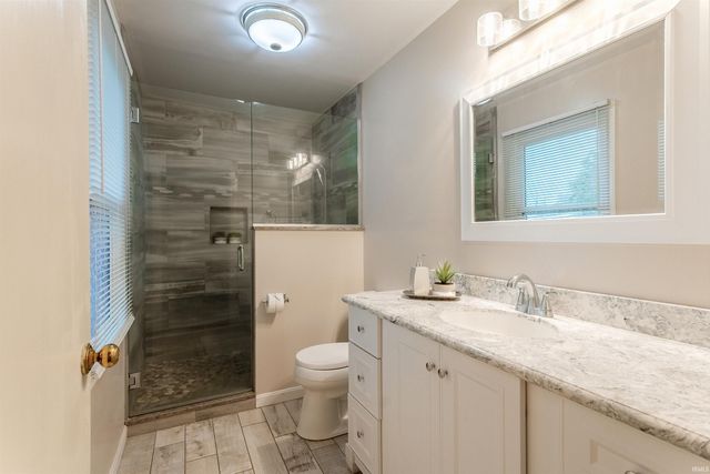 12 Caranza Drive, Evansville, IN 47710