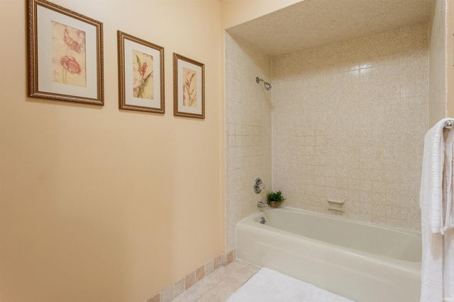 12 Caranza Drive, Evansville, IN 47710