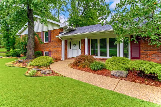 12 Caranza Drive, Evansville, IN 47710