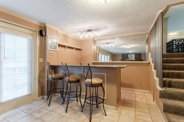 12 Caranza Drive, Evansville, IN 47710
