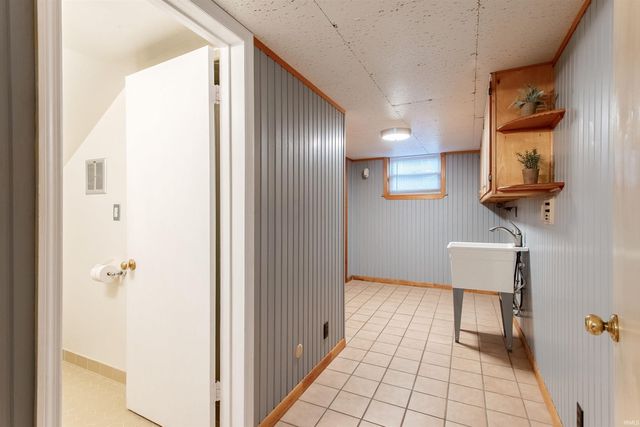 12 Caranza Drive, Evansville, IN 47710