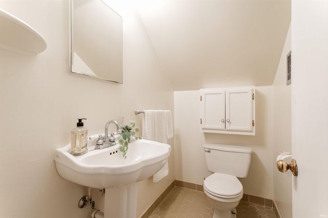 12 Caranza Drive, Evansville, IN 47710