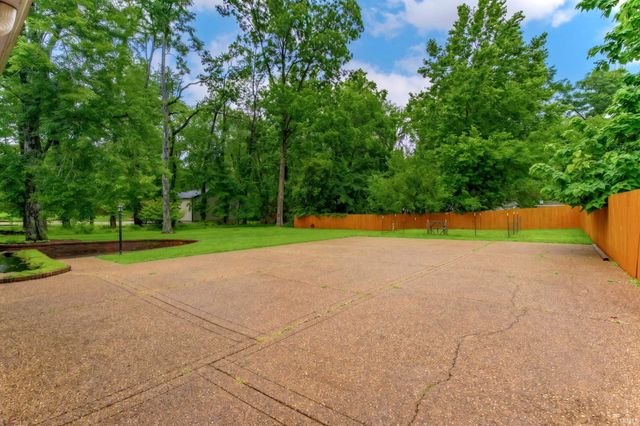 12 Caranza Drive, Evansville, IN 47710