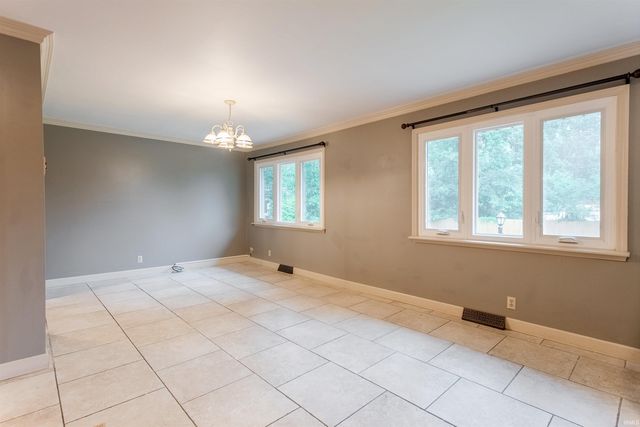 12 Caranza Drive, Evansville, IN 47710