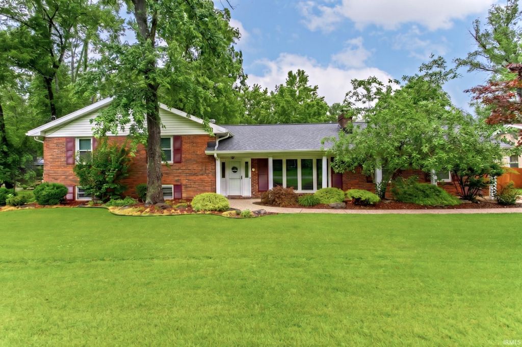 12 Caranza Drive, Evansville, IN 47710