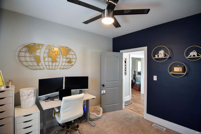 2120 E Blackford Avenue, Evansville, IN 47714