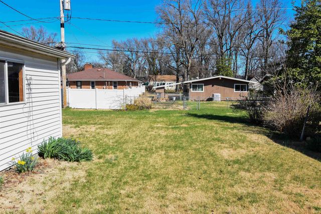 2120 E Blackford Avenue, Evansville, IN 47714