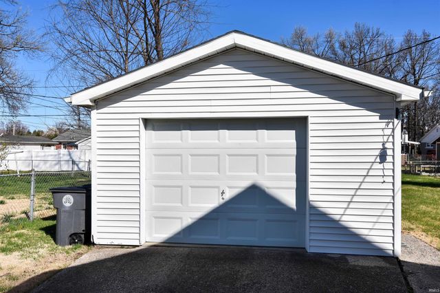 2120 E Blackford Avenue, Evansville, IN 47714