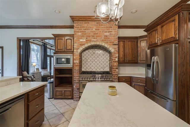3812 Creek Bank Drive, Edmond, OK 73003