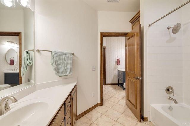 3812 Creek Bank Drive, Edmond, OK 73003