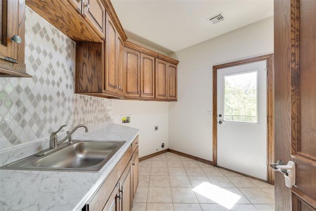 3812 Creek Bank Drive, Edmond, OK 73003