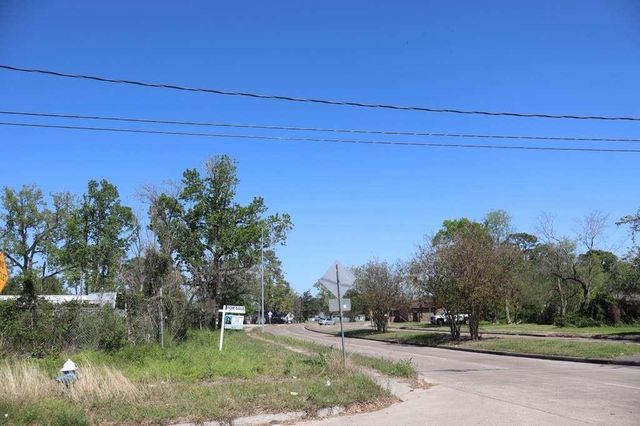 6817 Roanoke Street, Houston, TX 77028