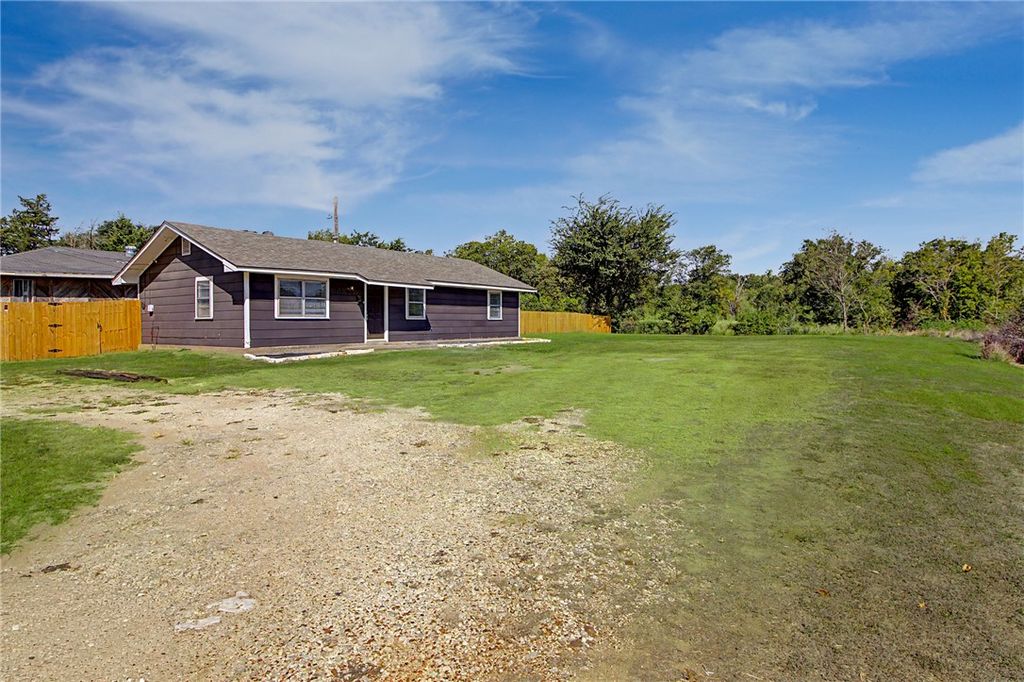 1314B Crennan Lane, Hearne, TX 77859 — exterior
