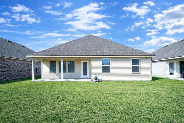 2234 S Savannah Lakes Drive, Lake Charles, LA 70607