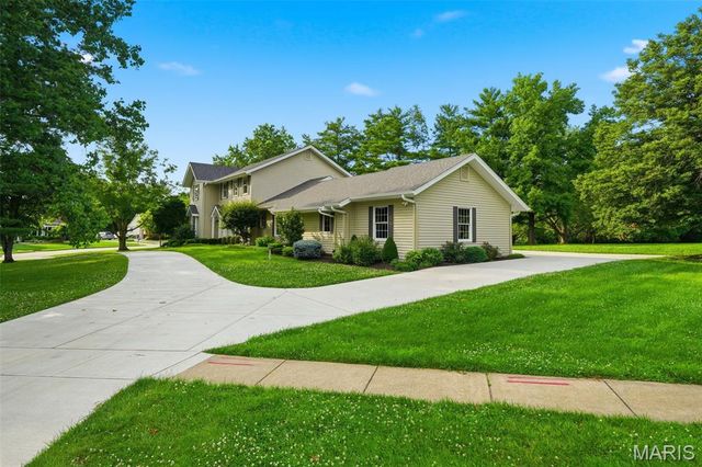17141 Chaise Ridge Road, Chesterfield, MO 63005