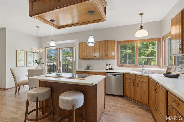 17141 Chaise Ridge Road, Chesterfield, MO 63005