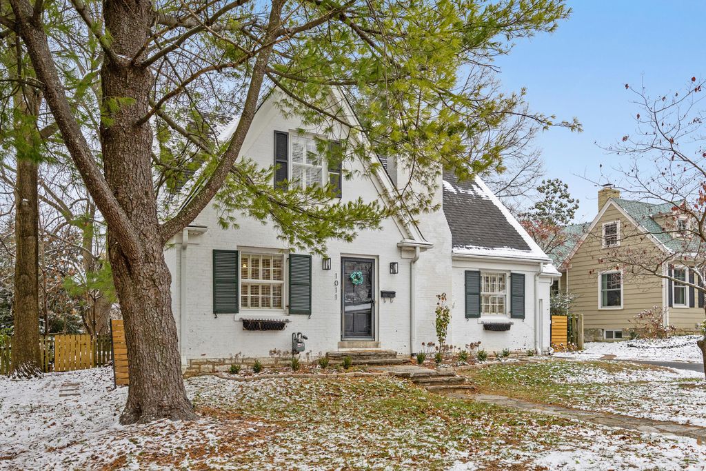 1011 Tates Creek Road, Lexington, KY 40502