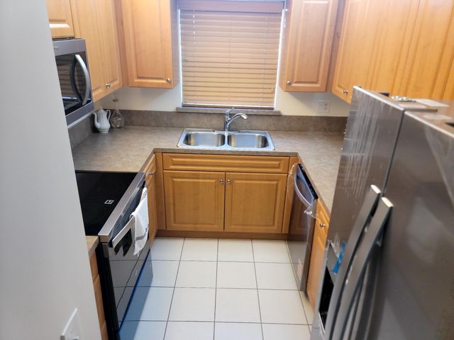 12184 SW 49th Place, Cooper City, FL 33330