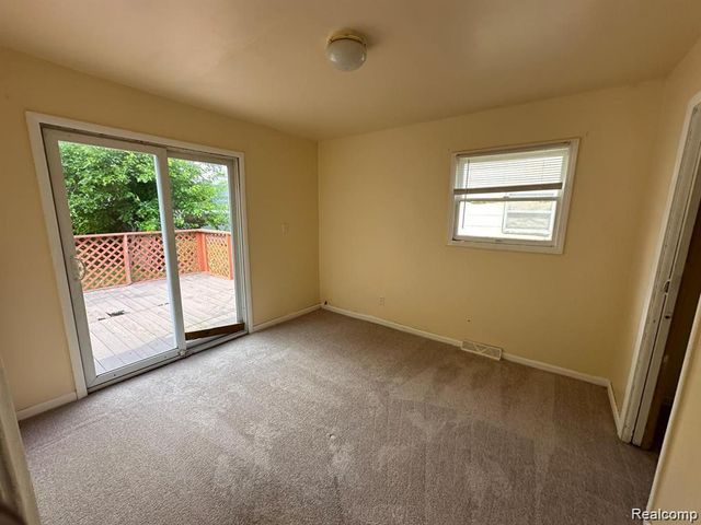 2119 Otis Avenue, Warren, MI 48091