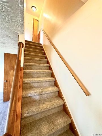 2119 Otis Avenue, Warren, MI 48091