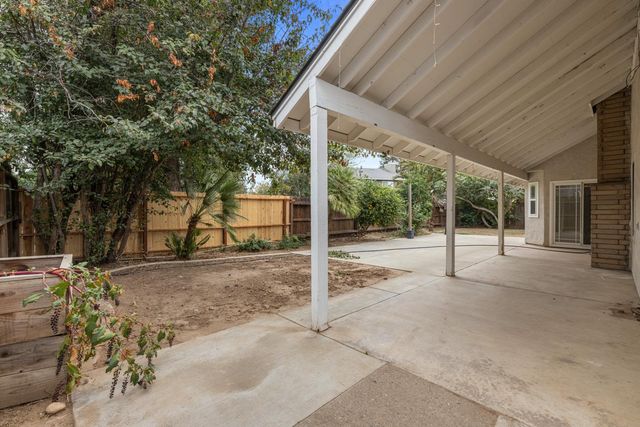 1940 N Berkeley Ave, Turlock, CA 95382