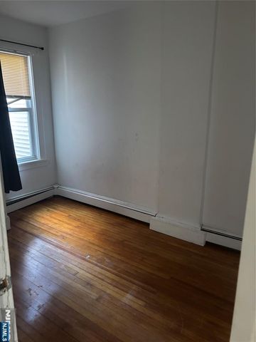 86 Center Street 2F, Clifton, NJ 07011