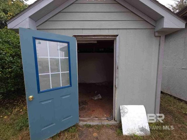 18118 Mimosa Avenue, Robertsdale, AL 36567