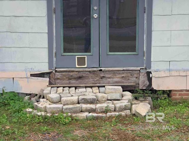 18118 Mimosa Avenue, Robertsdale, AL 36567