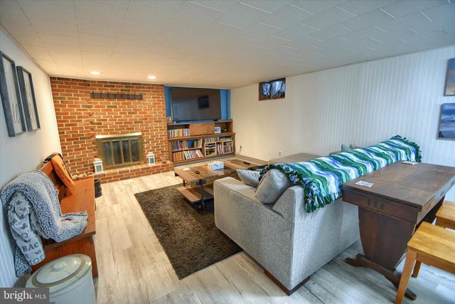 1101 CHURCH RD, East Greenville, PA 18041