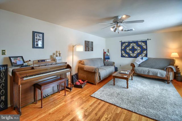 1101 CHURCH RD, East Greenville, PA 18041