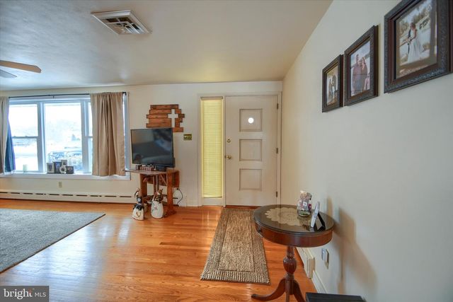 1101 CHURCH RD, East Greenville, PA 18041