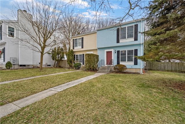 2 Riverwoods Court, East Providence, RI 02916