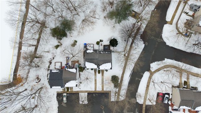 2 Riverwoods Court, East Providence, RI 02916