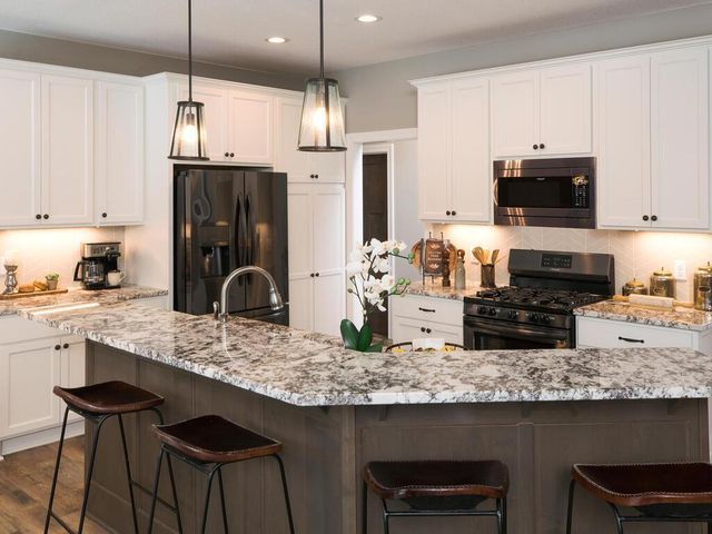 22752 Raven Street NW, Oak Grove, MN 55005