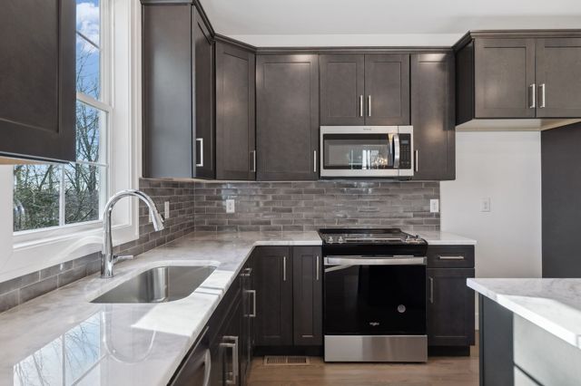 2109 Chadwell Retreat Dr, Madison, TN 37115