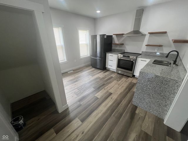 11 Iowa Street, Indianapolis, IN 46225