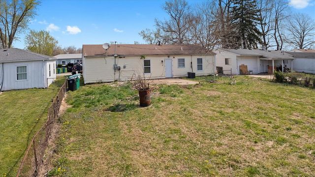 47 E Adams Drive, East St Louis, IL 62206