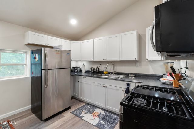 2087 Fodderstack Mountain Loop, Greeneville, TN 37745