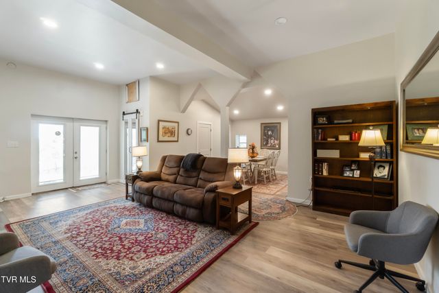 2087 Fodderstack Mountain Loop, Greeneville, TN 37745