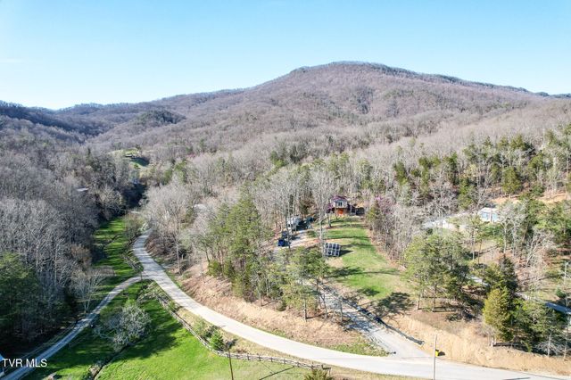 2087 Fodderstack Mountain Loop, Greeneville, TN 37745