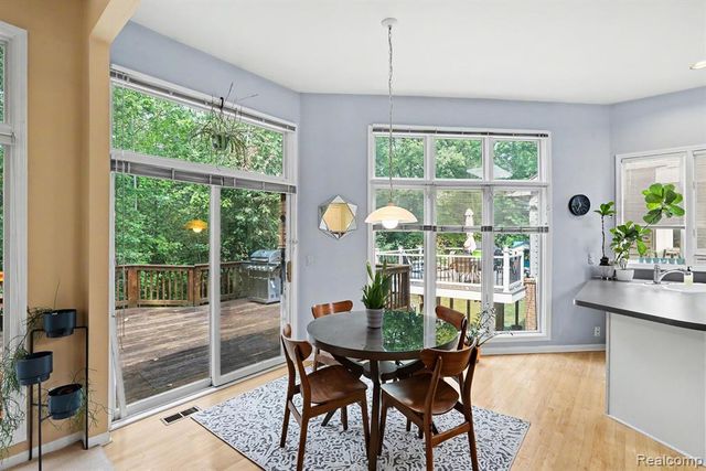 25890 Abbey Drive, Novi, MI 48374