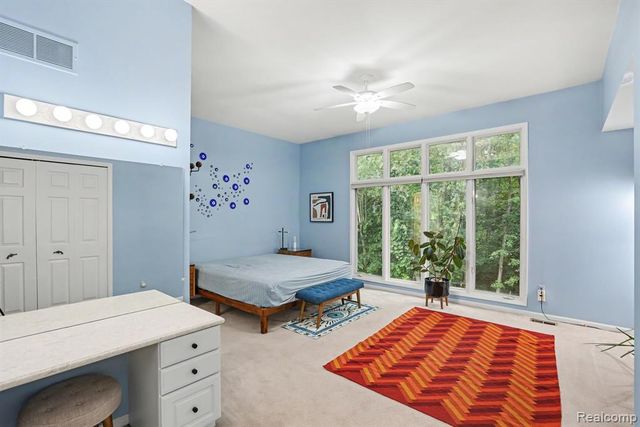 25890 Abbey Drive, Novi, MI 48374