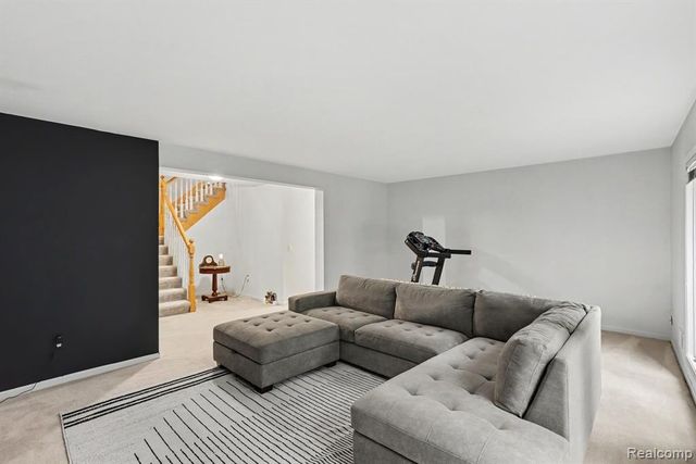25890 Abbey Drive, Novi, MI 48374