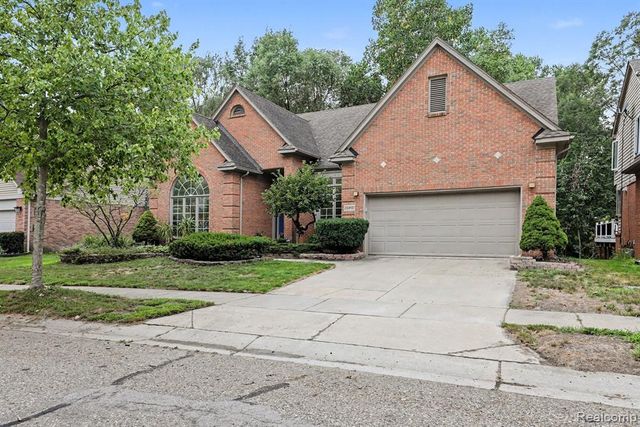 25890 Abbey Drive, Novi, MI 48374