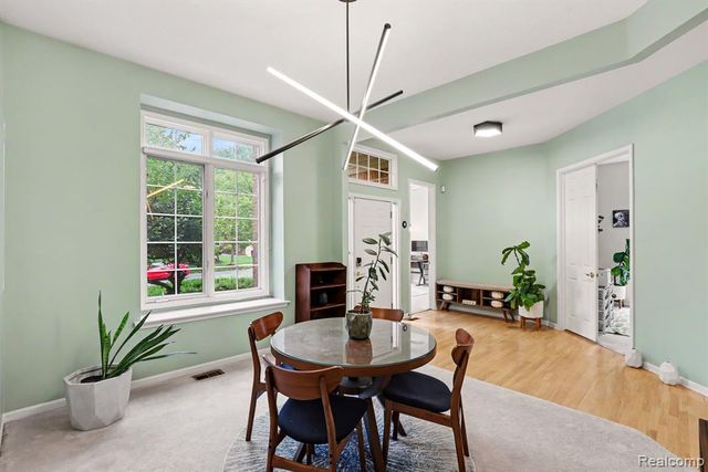 25890 Abbey Drive, Novi, MI 48374