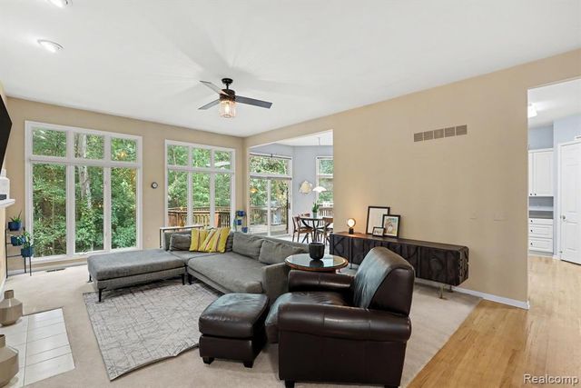 25890 Abbey Drive, Novi, MI 48374