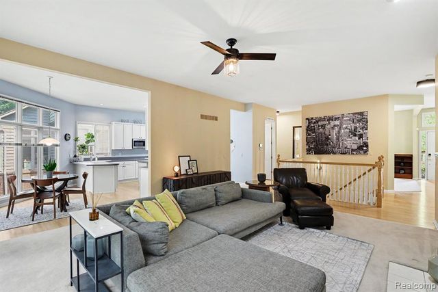 25890 Abbey Drive, Novi, MI 48374