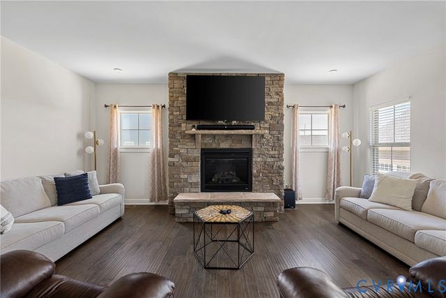 12256 Manor Crossing Dr, Glen Allen, VA 23059