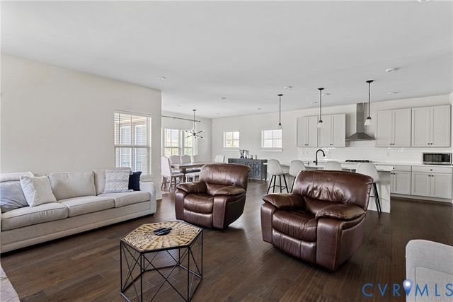 12256 Manor Crossing Dr, Glen Allen, VA 23059